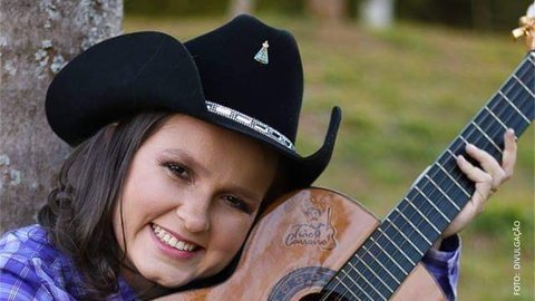 Da Roça ao Palco, com Karoline Violeira