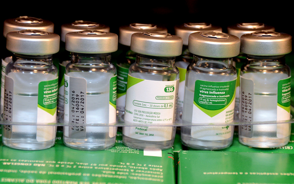 2016-04-29-central-rede-friadist-de-vacinas-influenza-nas-ubs-ft-zaqueu-proenca-004-37