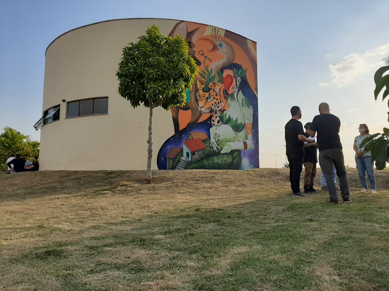 noticias.sorocaba.sp.gov.br-parque-das-aguas-ganha-um-colorido-especial-com-o-mural-de-grafite-fruto-da-mata-whatsapp-image-2020-08-14-at-19.10.40