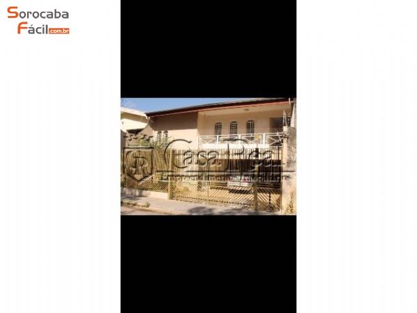 Linda casa com excelente acabamento