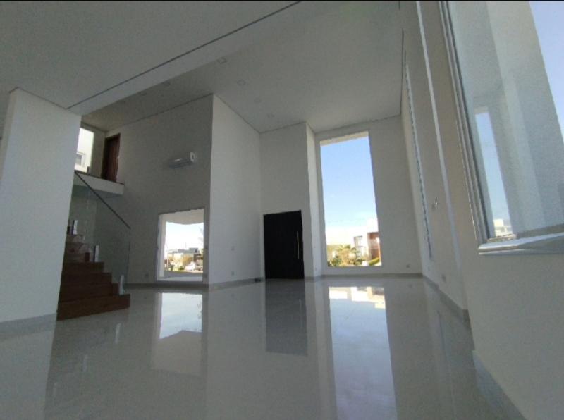 Casa em ALPHAVILLE NOVA ESPLANADA, VOTORANTIM - Sobrado Impecável no Alphaville 1 ? 4 Suítes, Pé Direito Duplo e Design Moderno