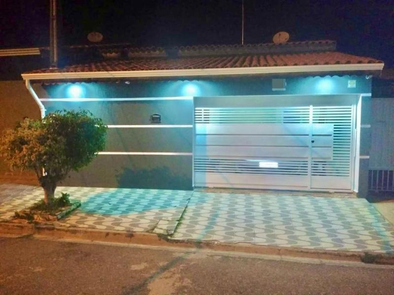 Casa em JARDIM PORTAL DO ITAVUVU, SOROCABA - (PERMUTO POR APARTAMENTO NA PRAIA) --> Charmosa Residência no Jardim Portal do Itavuvu, a Poucos metros da Av. Itavuvu - Foto 1