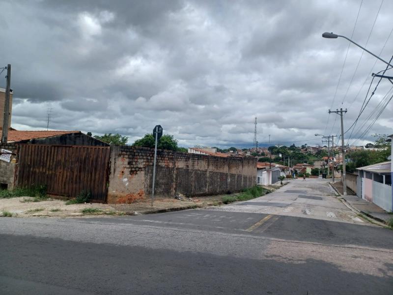 Terreno em VILA ALMEIDA, SOROCABA - Terreno de Esquina de 300m² Localizado na Vila Almeida - Sorocaba/SP! - Foto 1