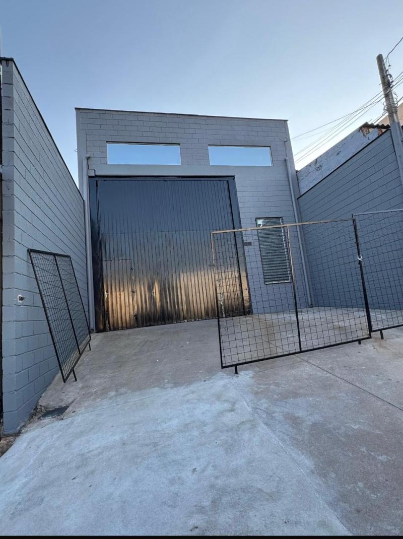 Galpao em JARDIM PIAZZA DI ROMA, SOROCABA - Galpão para Locação em Sorocaba - 290m² com Mezanino e Estrutura Moderna