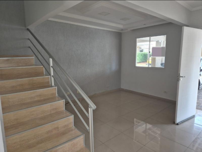 Casa em BAIRRO DA VOSSOROCA, SOROCABA - Lindo Sobrado Reformado com 3 Dormitórios e Área Gourmet - Foto 3