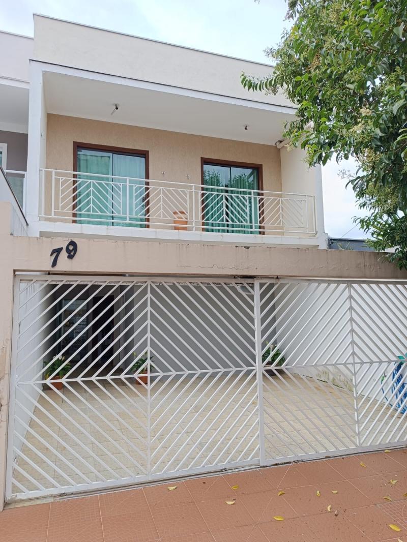 Casa em JARDIM KAROLYNE, VOTORANTIM - Sobrado de 3 Dormitórios à Venda no Jardim Karolyne, Votorantim - 280 m²