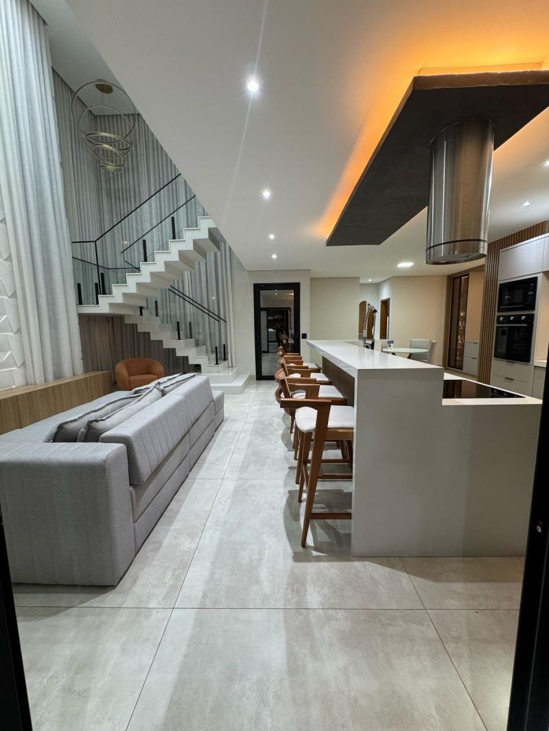 Casa em JARDIM RESIDENCIAL CAMPOS DO CONDE, SOROCABA - Luxuoso Sobrado de Alto Padrão no Condomínio Campos do Conde ? Totalmente Mobiliado! - Foto 1