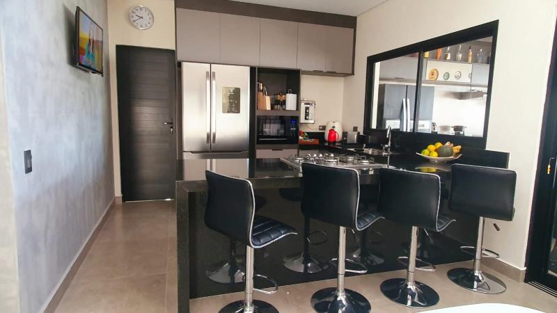 Casa em PARQUE ECORESIDENCIAL FAZENDA JEQUITIBÁ, SOROCABA - Luxuosa Casa no Condomínio Ecoresidencial Jequitibá ? 3 Suítes, Piscina, Academia e Muito Mais - Foto 3