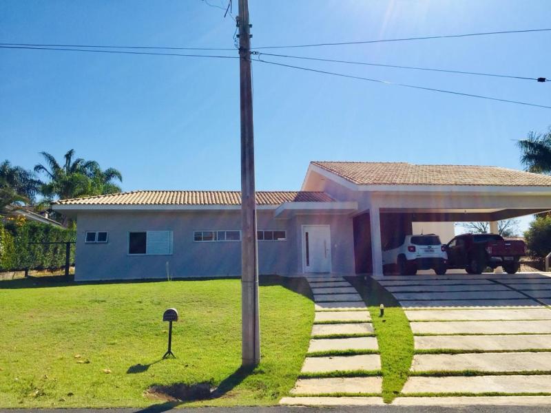 Casa em ARAÇOIABA DA SERRA, ARAÇOIABA DA SERRA - Casa Térrea no Condomínio Portal do Sabia - 350m² de Construção, 3 Suítes (1 Master), Piscina e Espaço Gourmet