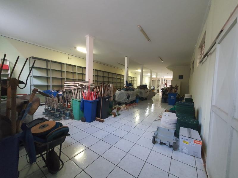 salao em JARDIM SIMUS, SOROCABA - Oportunidade Única: Adquira Agora Este Espaço Comercial Espaçoso e Encantador no Bairro Jardim Simus! - Foto 1