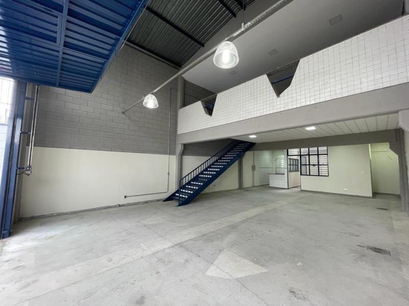Comercial em COMPLEXO VIÁRIO GOVERNADOR MÁRIO COVAS, SOROCABA - Galpao Comercial 184m transversal da Avenida General Carneiro - Foto 3