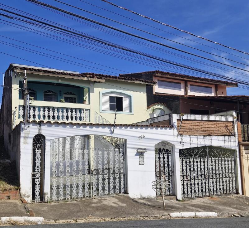 Casa em JARDIM MIRANTE DOS OVNIS, VOTORANTIM - Casa à Venda no Bairro Mirante dos Ovinis, Votorantim - 2 Quartos e Quintal Amplo