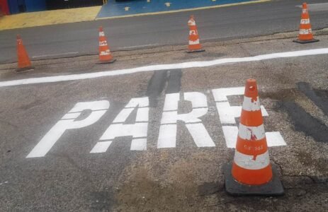 Semob implanta mão única de trânsito em rua na Vila Guimarães