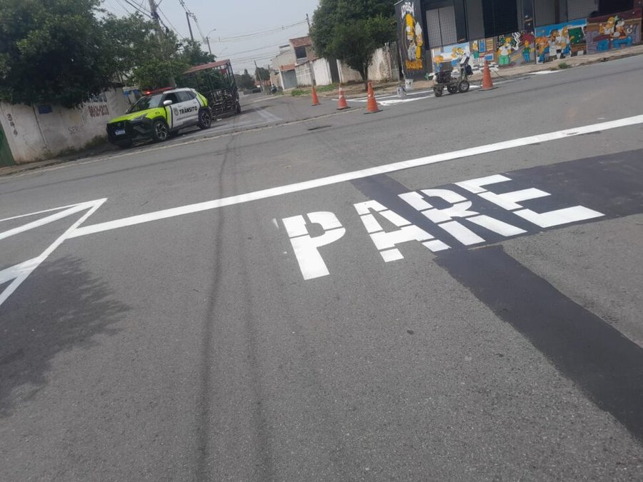 Semob implanta mão única de trânsito em rua no Jardim Novo Horizonte