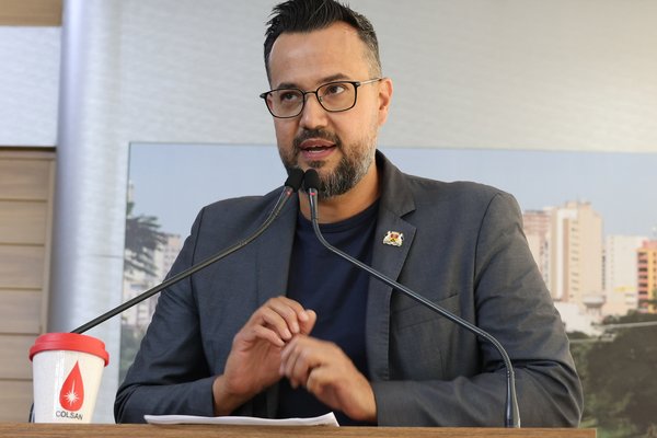 67ª SESSÃO ORDINÁRIA: Em pauta, projetos sobre recarga de veículos elétricos e prevenção de alagamentos