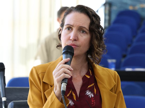 Fernanda Garcia cobra informações sobre atendimento psicológico a famílias em UBSs de Sorocaba