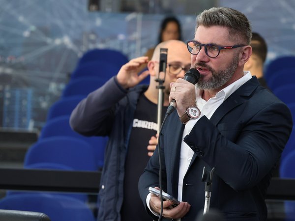 Henri Arida destaca instalação de faixa viva em frente à Santa Casa