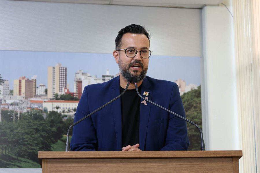 Fábio Simoa solicita informações sobre pavimentação asfáltica de rua no Jardim do Sol