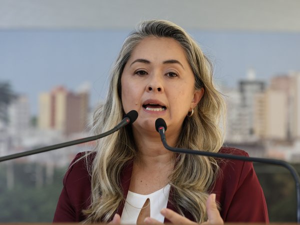 Jussara Fernandes cobra explicações da Prefeitura sobre demora em adoções no Canil Municipal de Sorocaba