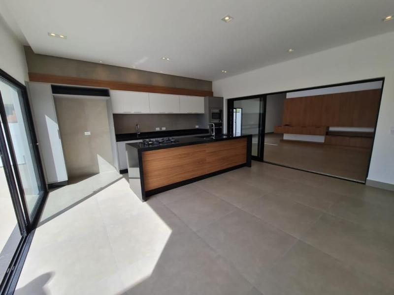Casa em PARQUE ECORESIDENCIAL FAZENDA JEQUITIBÁ, SOROCABA - Linda Casa Térrea no  Ecoresidencial Fazenda Jequitibá com 456m². - Foto 2