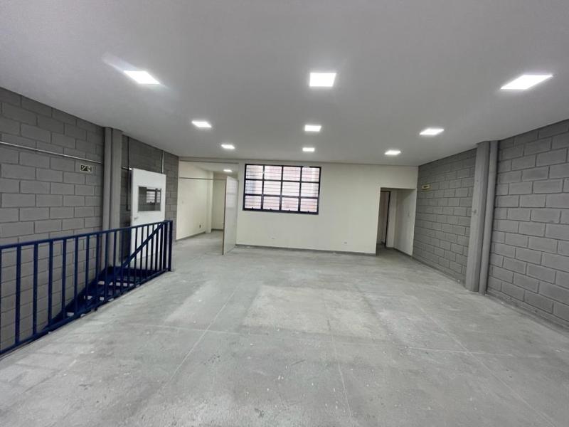 Comercial em COMPLEXO VIÁRIO GOVERNADOR MÁRIO COVAS, SOROCABA - Galpao Comercial 184m transversal da Avenida General Carneiro - Foto 2