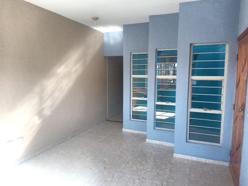 Casa em VILA ALMEIDA, SOROCABA - "Imóvel com 2 Dormitórios e Garagem para 2 Carros em Vila Almeida" - Foto 2